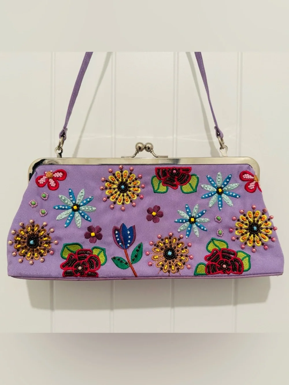 🌺Vintage Floral Embroidered Lavender Clutch
